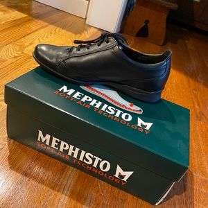 BRAND NEW Mephisto Sneaker